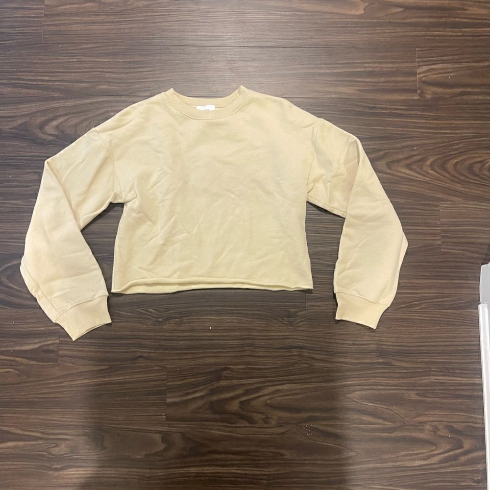 NWOT Things Between Cream Cropped Crewneck Sweatshirt Size Small!